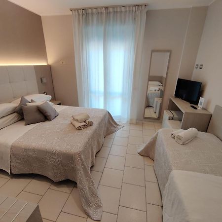 Hotel Stefan Room & Breakfast ガッテーオ・ア・マーレ エクステリア 写真