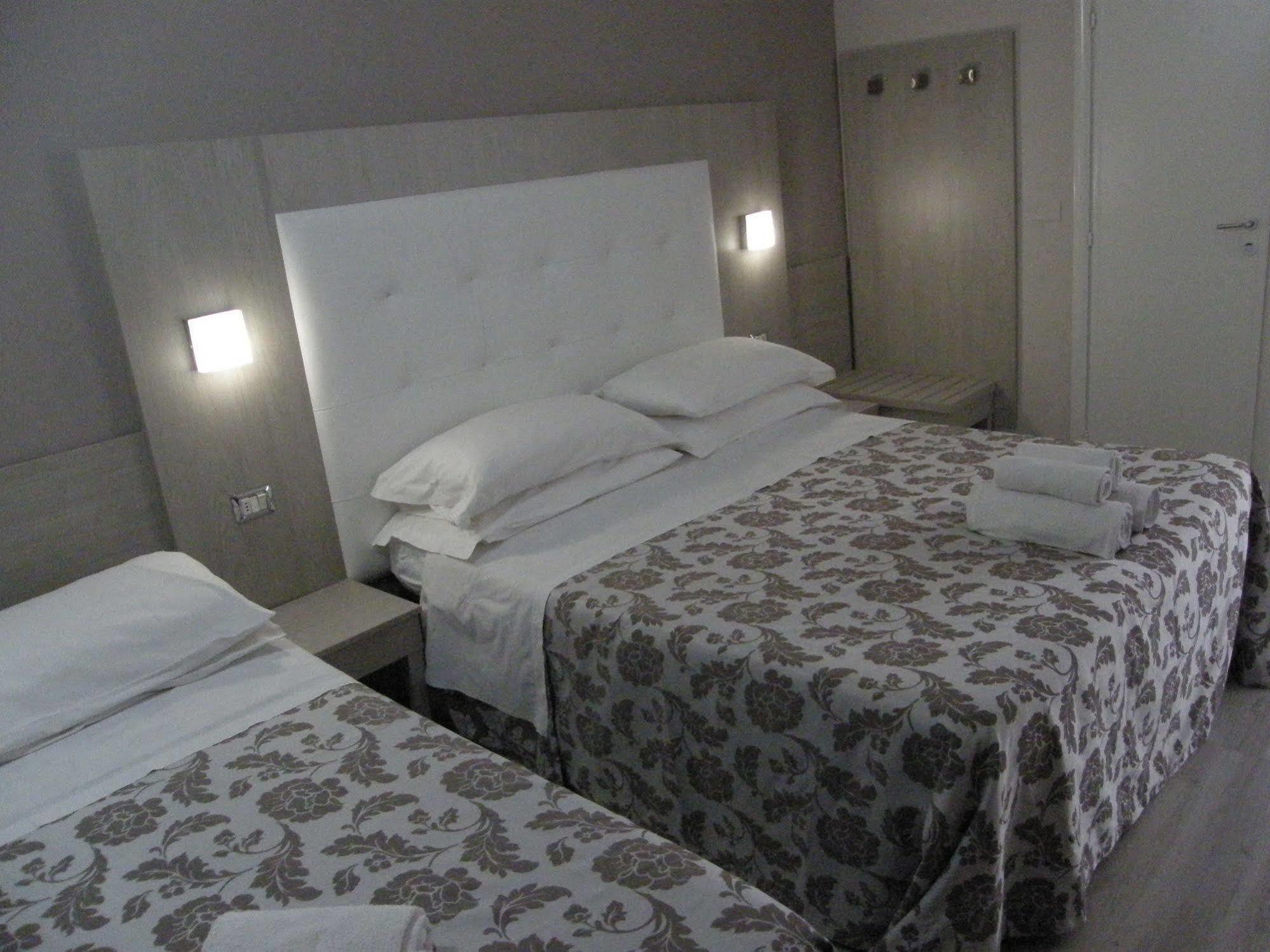 Hotel Stefan Room & Breakfast ガッテーオ・ア・マーレ エクステリア 写真